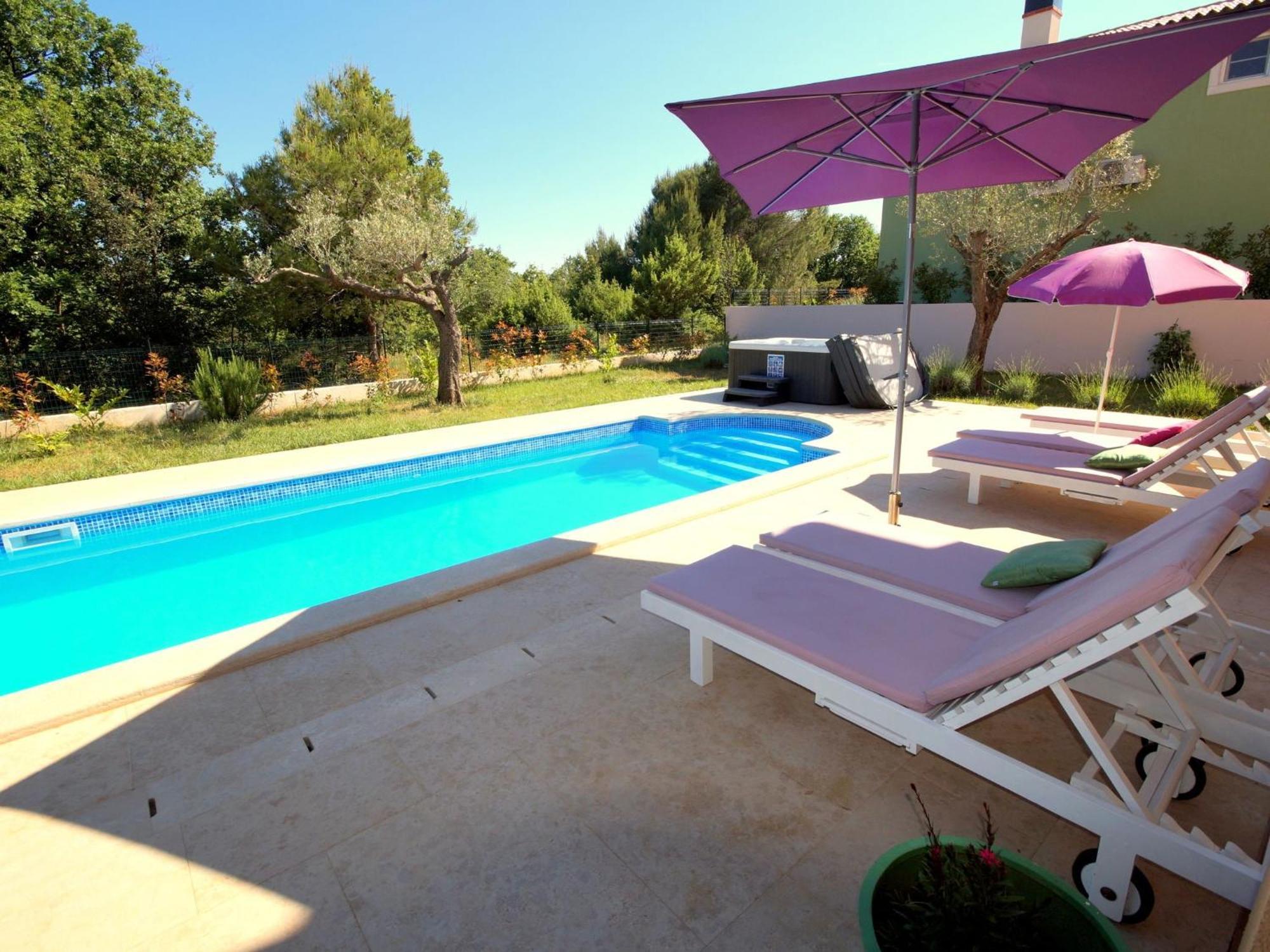 Lovely Villa With Pool, Wellness And Fenced Garden Rakalj Exterior photo